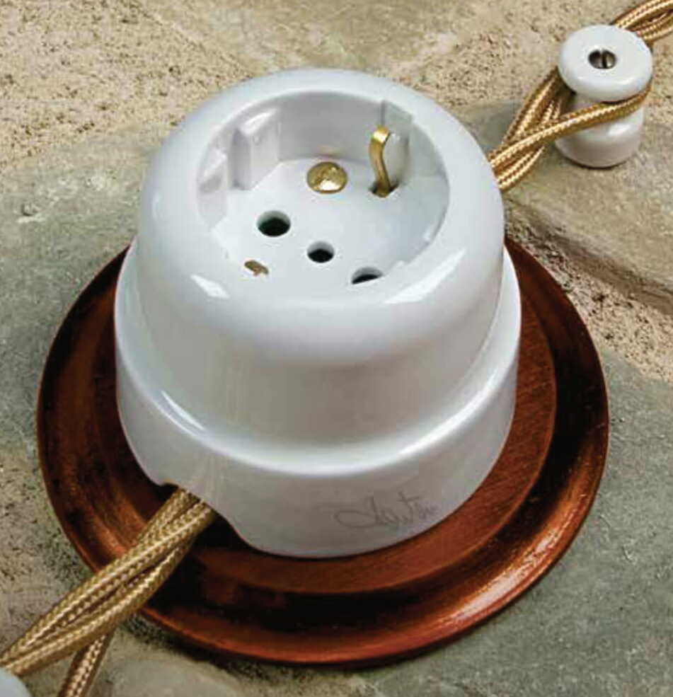 Priza Schuko, 2P+T 16A, Country Retro, Ceramica, Alb, AC 250V, Fanton, 70x70x55mm