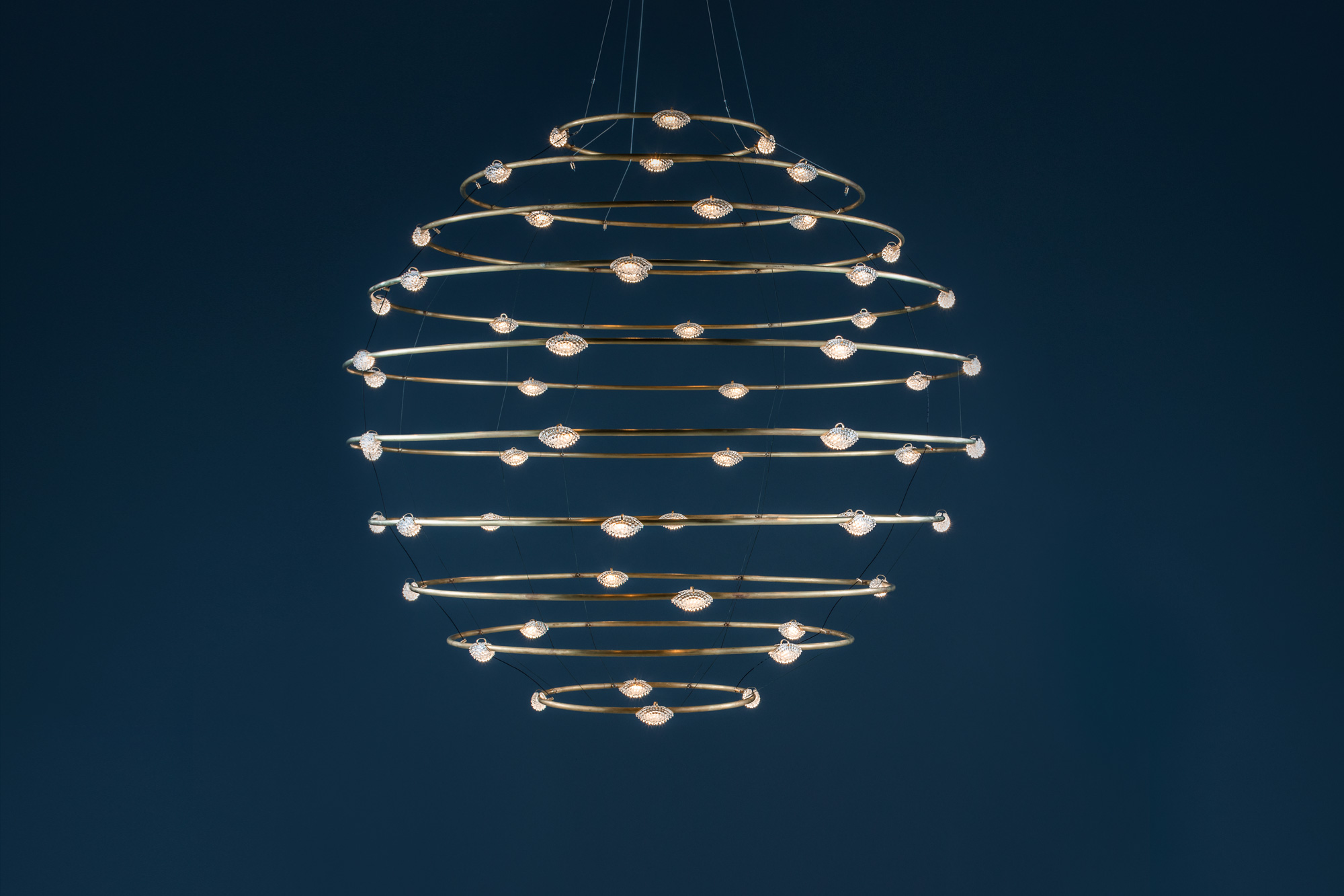 LUSTRA SFERA DIMABILA 56x LED  1W 24V / 56W lumen 8008 / K 2700