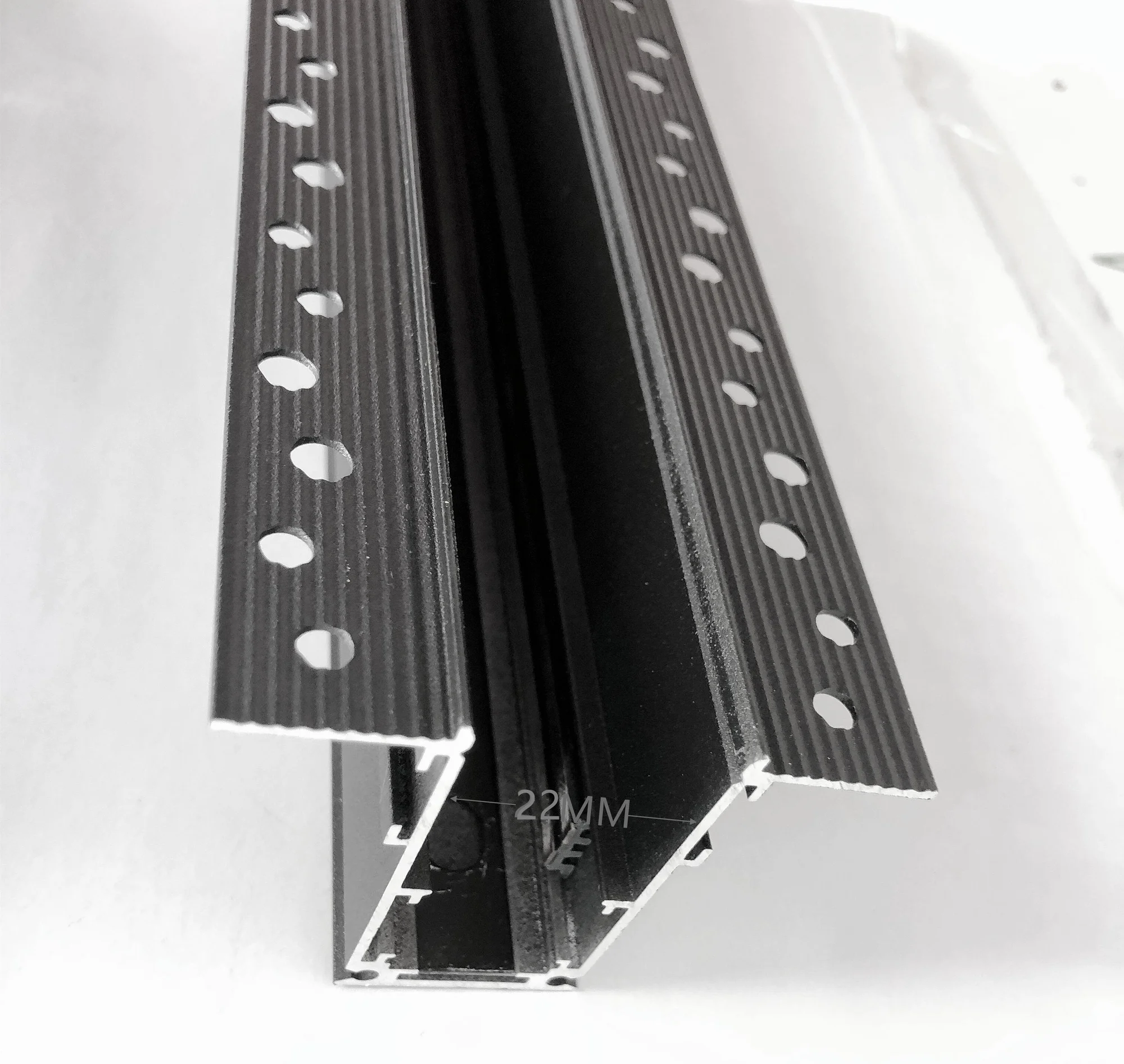 TRACK SINA MAGNETICĂ INCASTRATĂ SLIM 22mm 3M P/U PROIECTOARE MAGNETIC 48V NEGRU