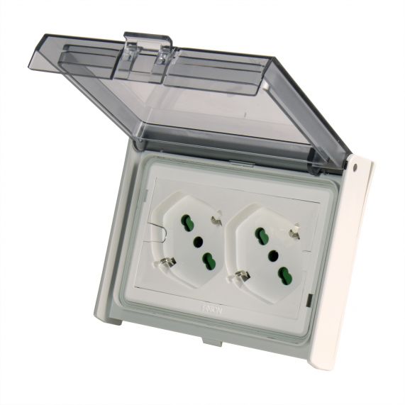 Priza Dubla, IP55, Standart Italian P40 (dual-size) / Schuko, 2P+E, 10/16A, Pre-Cablata, Montaj Incastrat in Doza de 3 Module, AC 250V, Gri, Linia OPERA/PLA, 125x81x39mm, Fanton